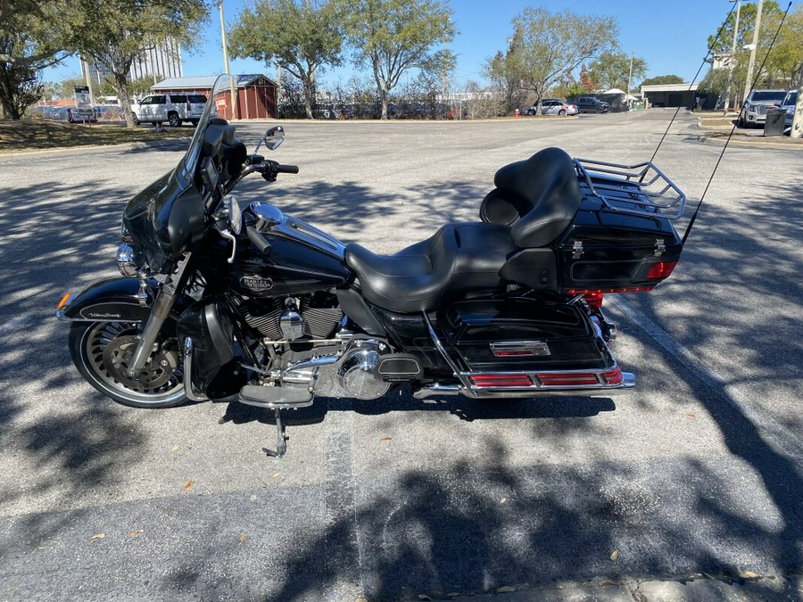 2011 Harley-Davidson® Electra Glide® Ultra Classic® FLHTCU