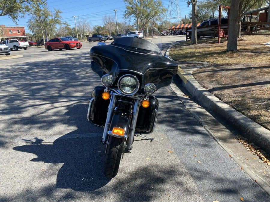 2011 Harley-Davidson® Electra Glide® Ultra Classic® FLHTCU