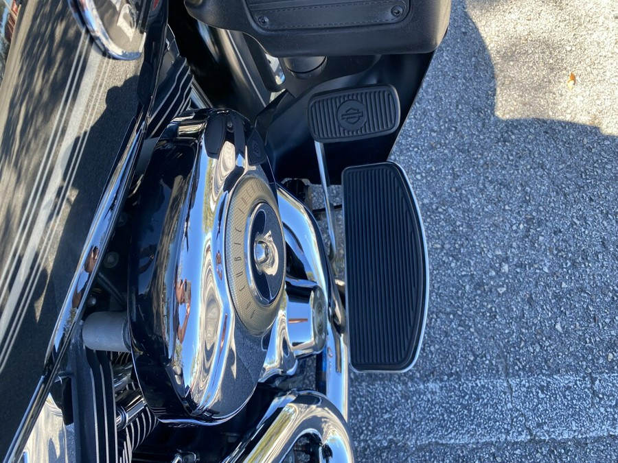 2011 Harley-Davidson® Electra Glide® Ultra Classic® FLHTCU