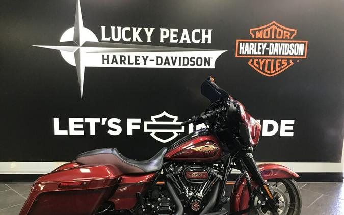 2023 Harley-Davidson® Street Glide® Special Heirloom Red Fade