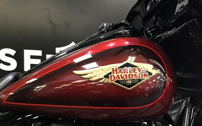 2023 Harley-Davidson® Street Glide® Special Heirloom Red Fade