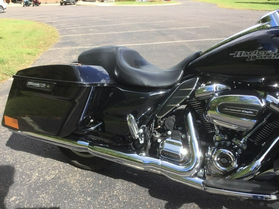 2017 Harley-Davidson® Street Glide® Special BLACK