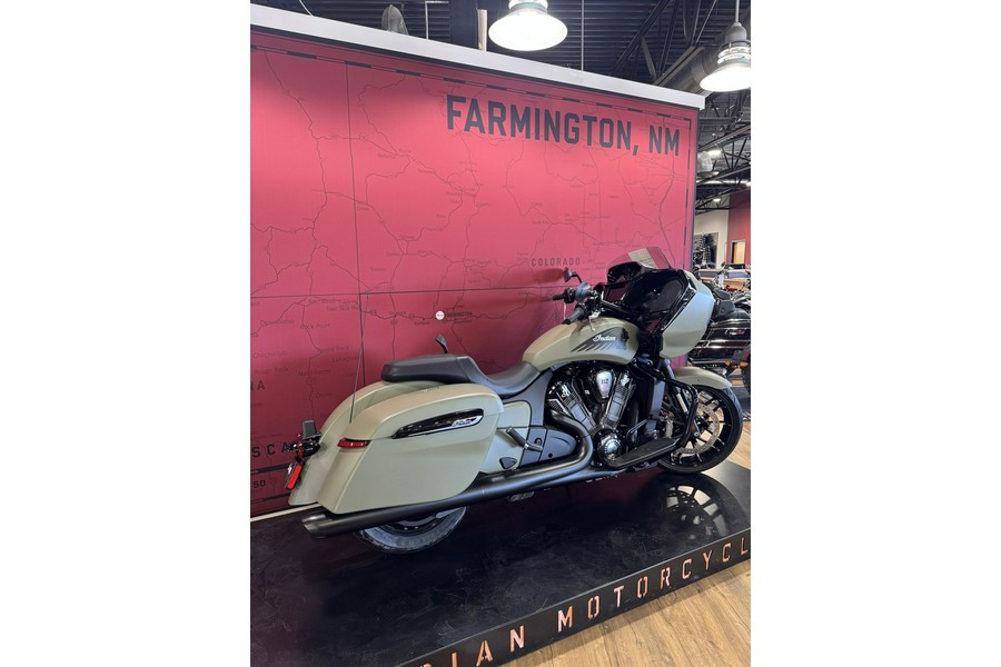 2025 Indian Motorcycle CHALLENGER DARK HORSE 112 CI + RIDER ASSIST