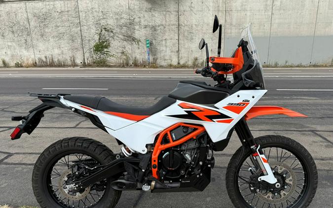 2025 KTM Adventure 390 R
