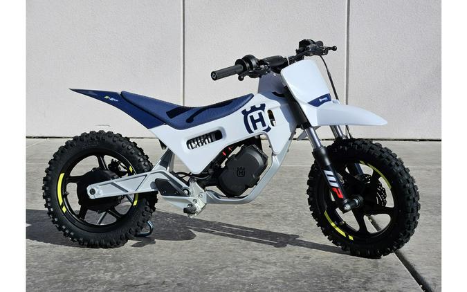 2024 Husqvarna Motorcycles EE 2