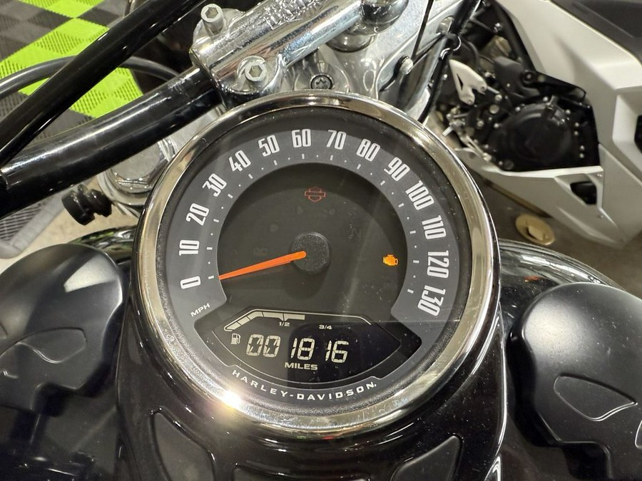 2021 Harley-Davidson® FLSL - Softail Slim®