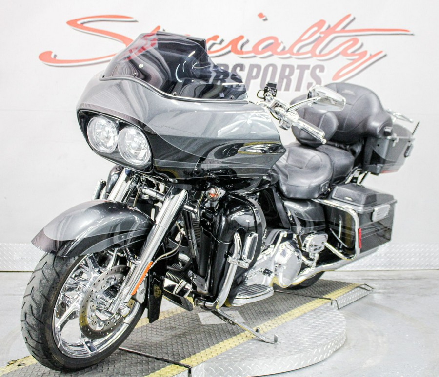 2011 Harley-Davidson CVO™ Road Glide® Ultra
