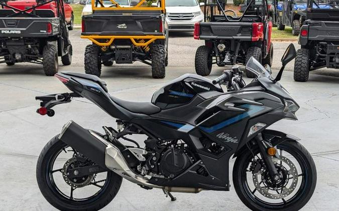 2025 Kawasaki Ninja® 500 ABS Metallic Flat Spark Black/Metallic Spark Black