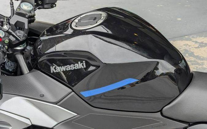 2025 Kawasaki Ninja® 500 ABS Metallic Flat Spark Black/Metallic Spark Black