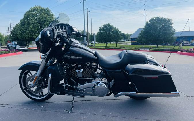 2018 Harley-Davidson Street Glide FLHX