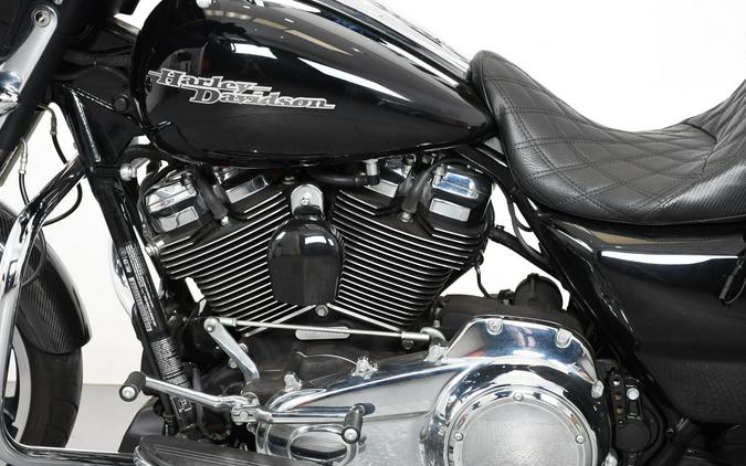 FLHX 2018 Street Glide®