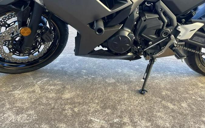 2023 Kawasaki Ninja® 650 Metallic Matte Graphenesteel Gray/Ebony