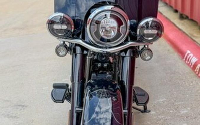 2025 Harley-Davidson® Heritage Classic Vivid Black w/Denim Bags