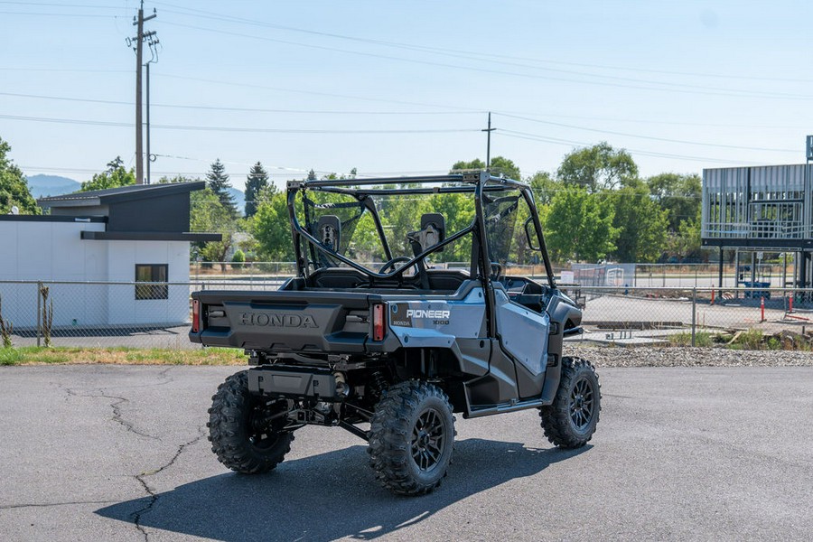 2024 Honda Pioneer 1000 Deluxe