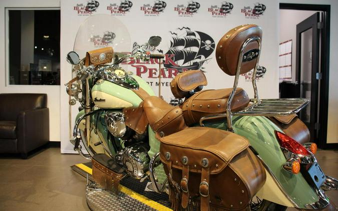 2016 Indian Motorcycle® Chief® Vintage Willow Green and Ivory Cream