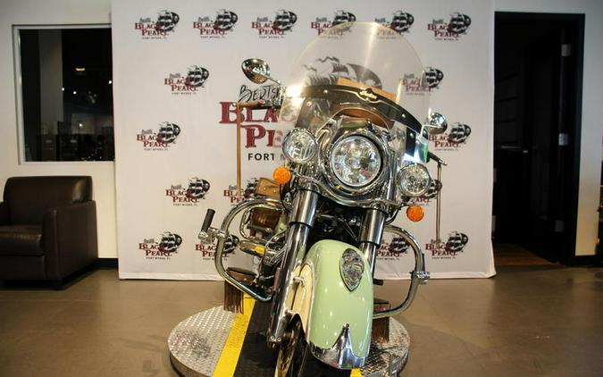 2016 Indian Motorcycle® Chief® Vintage Willow Green and Ivory Cream
