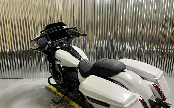 2025 Harley-Davidson FLHX - Street Glide