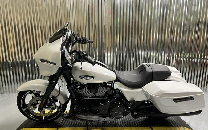 2025 Harley-Davidson FLHX - Street Glide