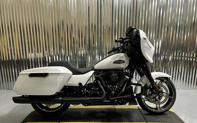 2025 Harley-Davidson FLHX - Street Glide