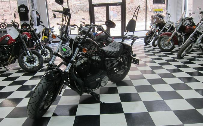 2015 Harley-Davidson® XL1200X Forty-Eight®