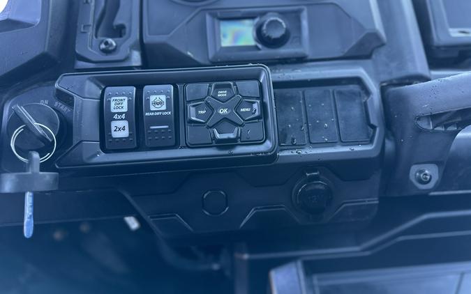 2024 Can-Am Defender Limited HD10