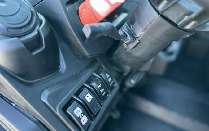 2024 Can-Am Defender Limited HD10