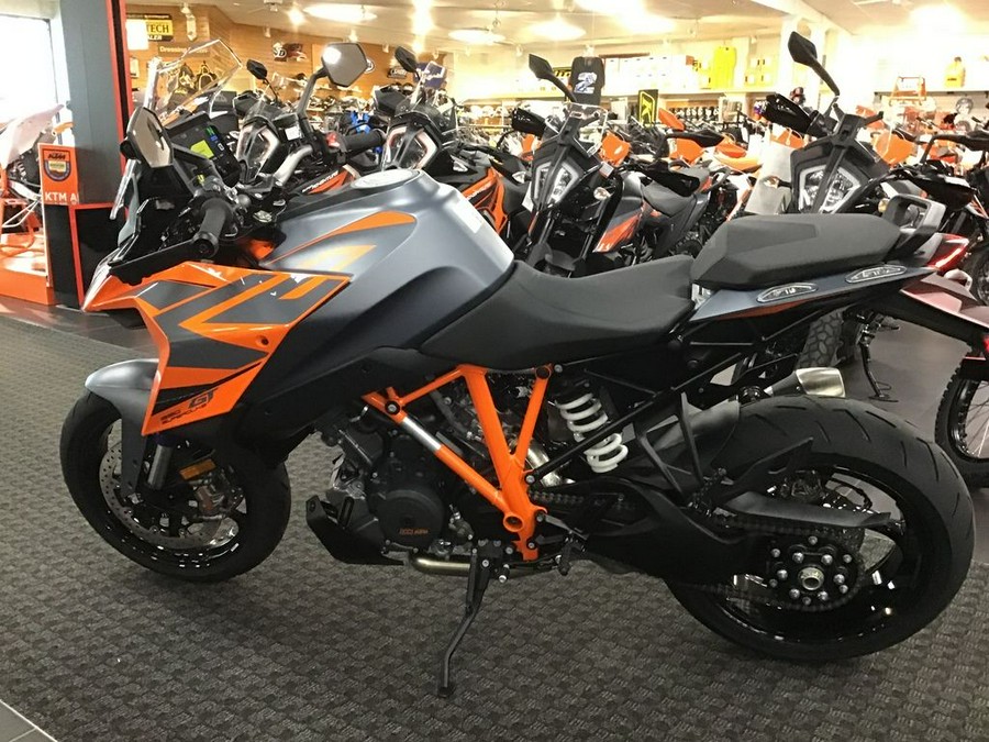 2023 KTM 1290 Super Duke GT