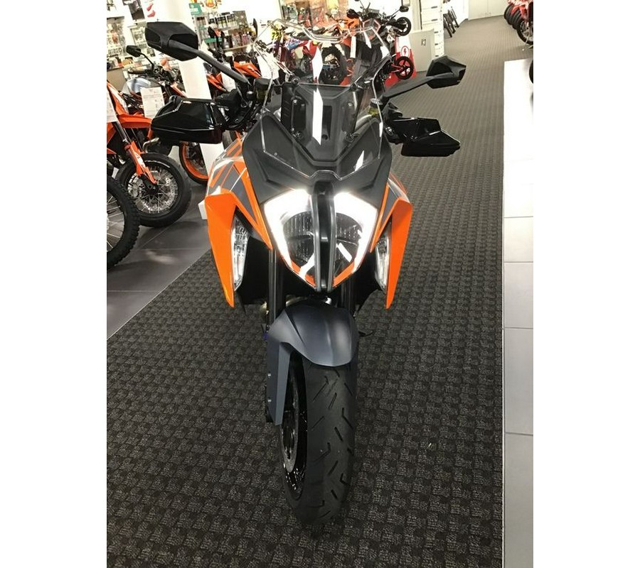 2023 KTM 1290 Super Duke GT