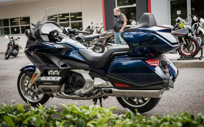 2018 Honda® Gold Wing Tour Automatic DCT Pearl Hawkseye Blue