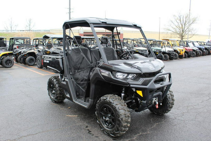 2024 Can-Am® SSV DEF XT 62 HD9 BK 24 XT HD9