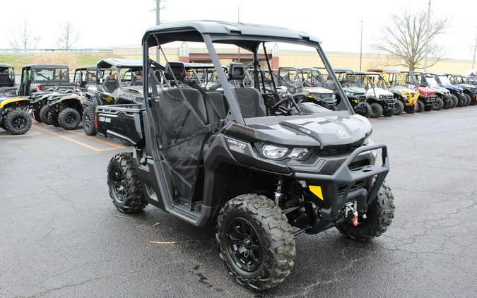 2024 Can-Am® SSV DEF XT 62 HD9 BK 24 XT HD9