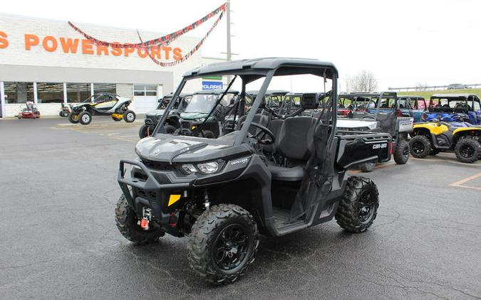 2024 Can-Am® SSV DEF XT 62 HD9 BK 24 XT HD9