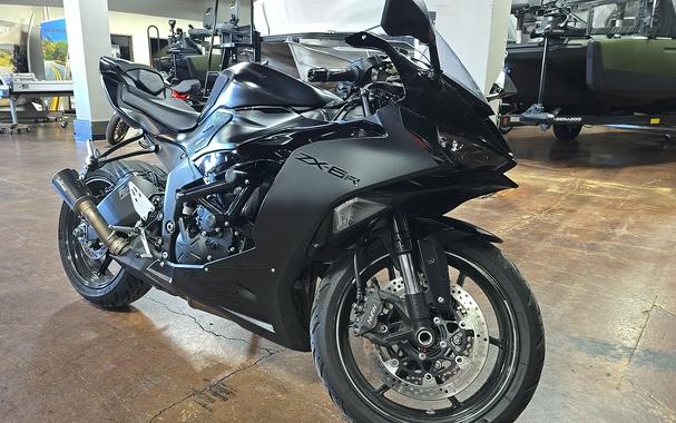 2024 Kawasaki Ninja® ZX™-6R Base