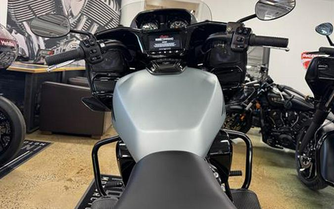 2025 Indian Motorcycle Challenger® Dark Horse® 112 with PowerBand Audio Package
