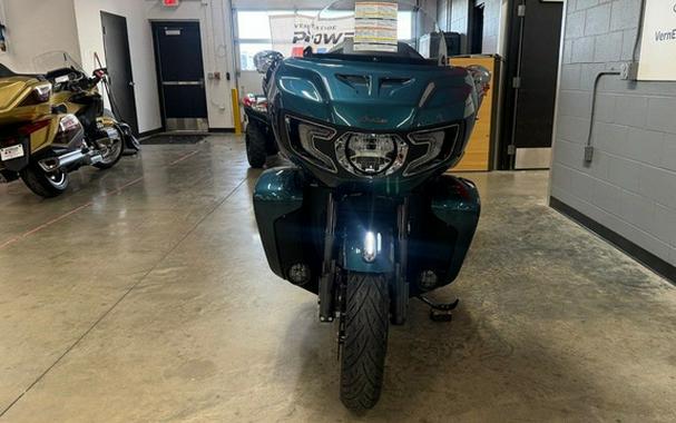 2026 Indian Pursuit Limited 112 W/Powerband Audio Cascade Gre