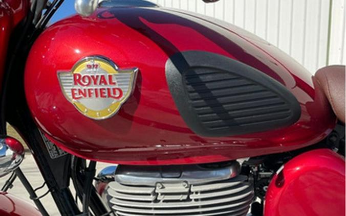 2026 Royal Enfield CLASSIC 350- MADRAS RED