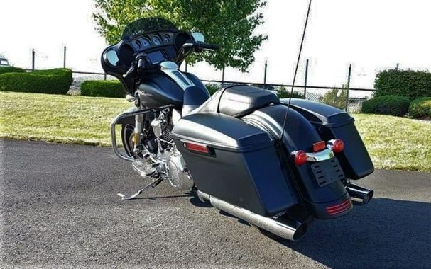 2017 Harley-Davidson Street Glide® Base