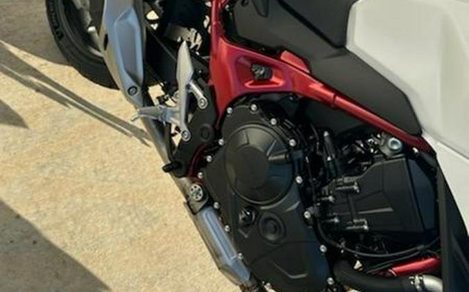 2025 Honda® CB750 Hornet