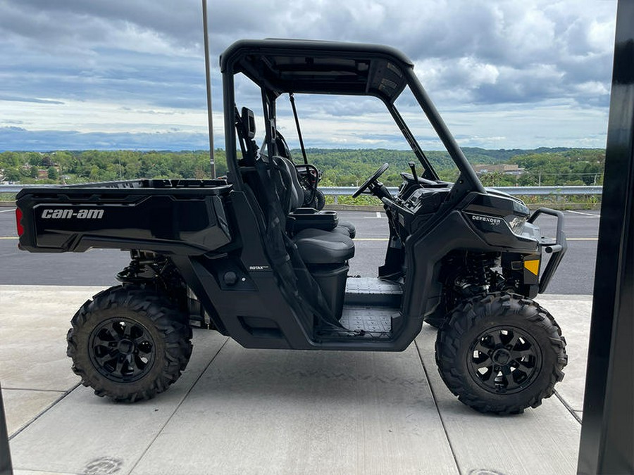 2023 Can-Am® Defender XT HD10