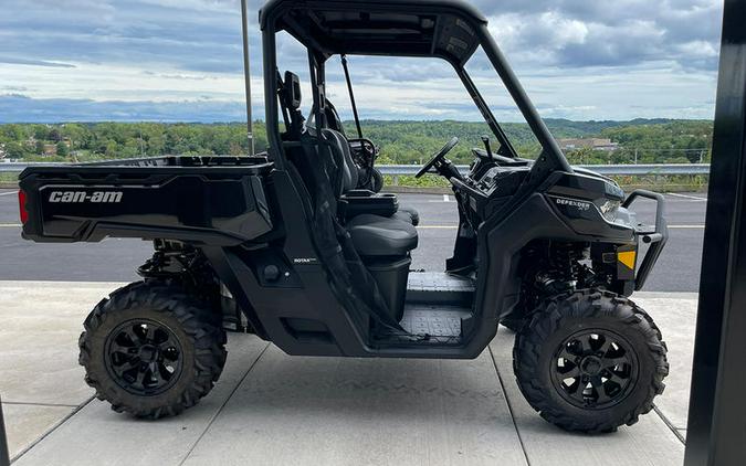 2023 Can-Am® Defender XT HD10