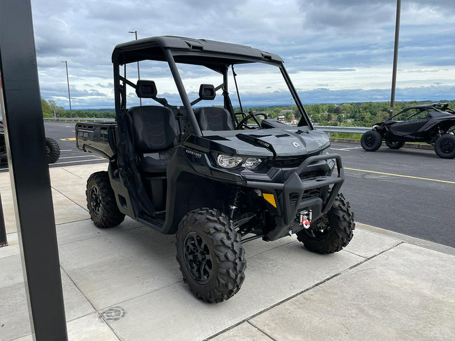 2023 Can-Am® Defender XT HD10