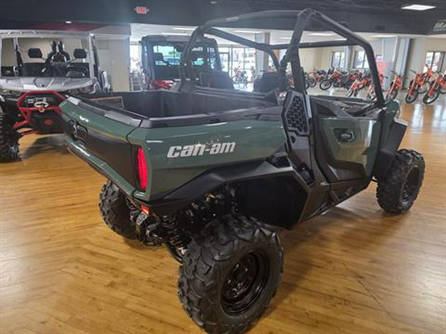 2025 Can-Am Commander DPS 700