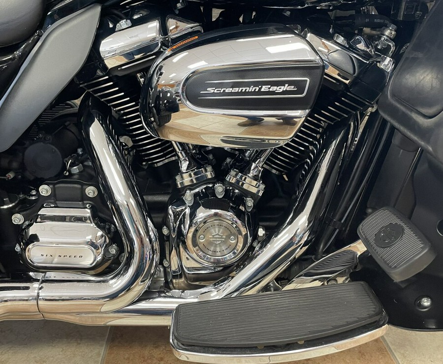 2019 Harley-Davidson Tri Glide Ultra Vivid Black