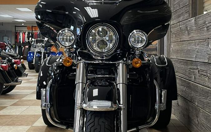 2019 Harley-Davidson Tri Glide Ultra Vivid Black