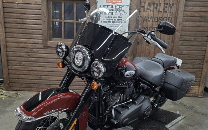 2024 Harley-Davidson® Heritage Classic 114 RED ROCK/BLACK W/ PINSTRIPE