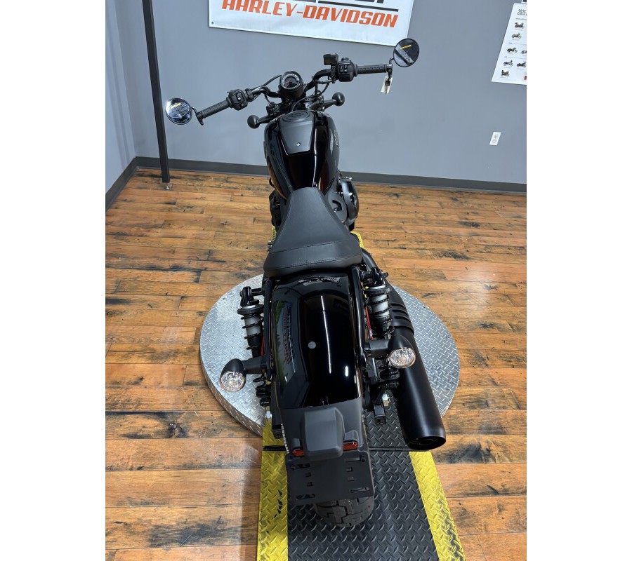 2025 Harley-Davidson® Nightster™ VIVID BLACK