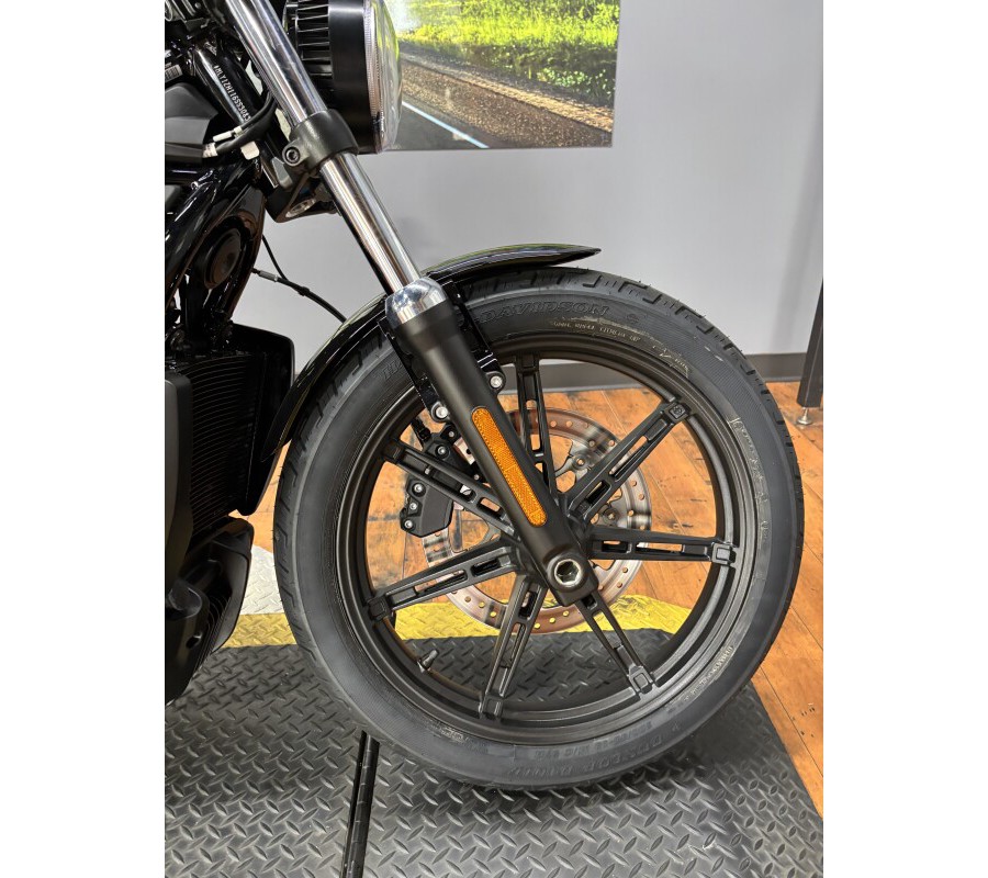 2025 Harley-Davidson® Nightster™ VIVID BLACK