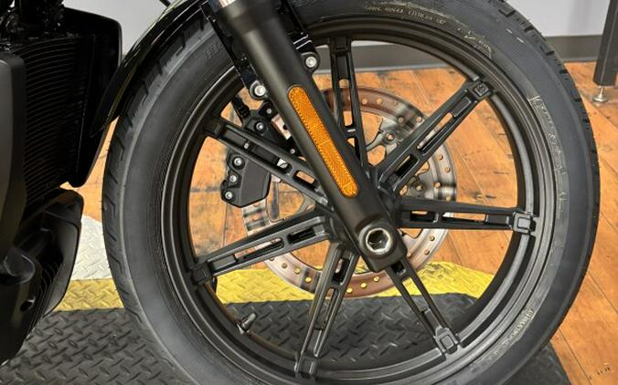 2025 Harley-Davidson® Nightster™ VIVID BLACK