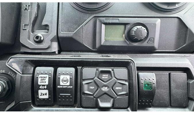 2025 Can-Am Defender Max Limited Cab HD10