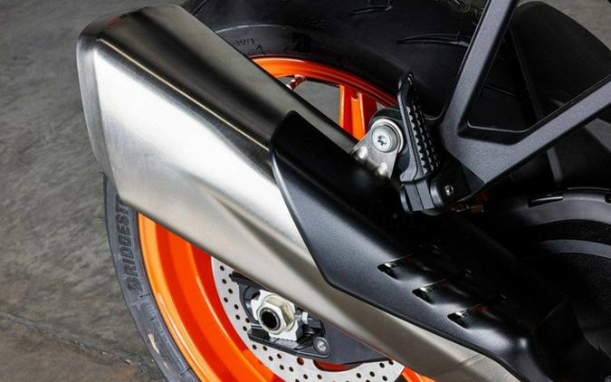 2024 KTM Duke 990